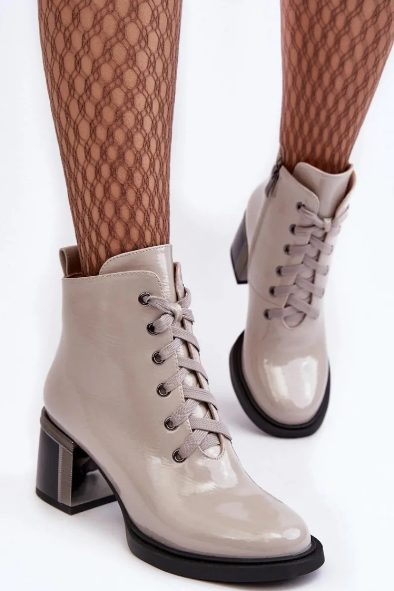 New Damskie buty S.Barski Lakierowane Damskie Botki D&A MR870-98 Jasnoszare