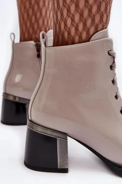 New Damskie buty S.Barski Lakierowane Damskie Botki D&A MR870-98 Jasnoszare