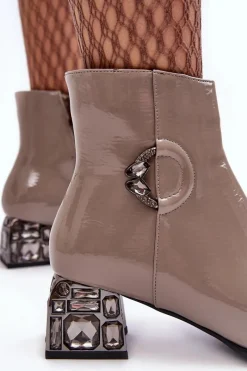 Best Lakierowane Damskie Botki Na Zdobionym Obcasie D&A MR870-93 Szare Damskie Botki Na Słupku|Botki Zimowe Damskie