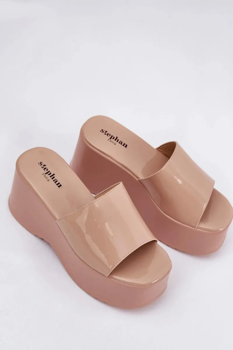 Discount Lakierowane Klapki Damskie Na Platformie I Koturnie Beżowe Nellevia Damskie Klapki Na Koturnie|Klapki Na Platformie
