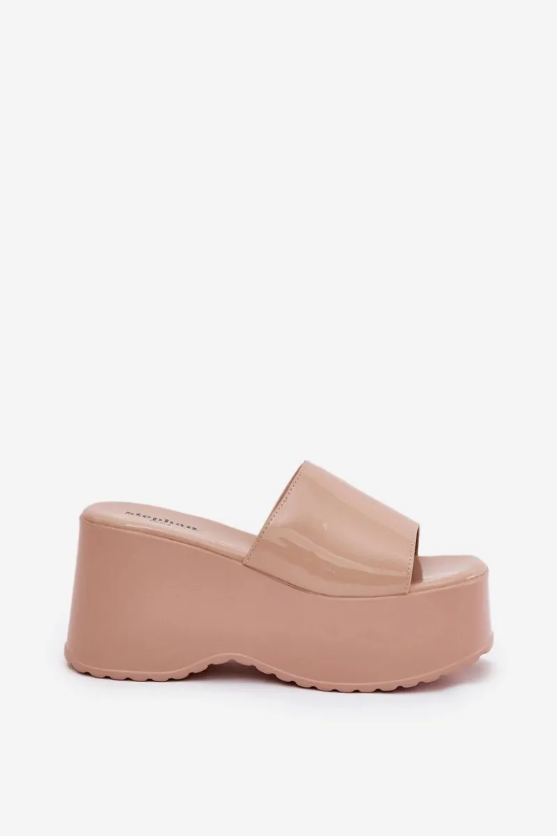 Discount Lakierowane Klapki Damskie Na Platformie I Koturnie Beżowe Nellevia Damskie Klapki Na Koturnie|Klapki Na Platformie