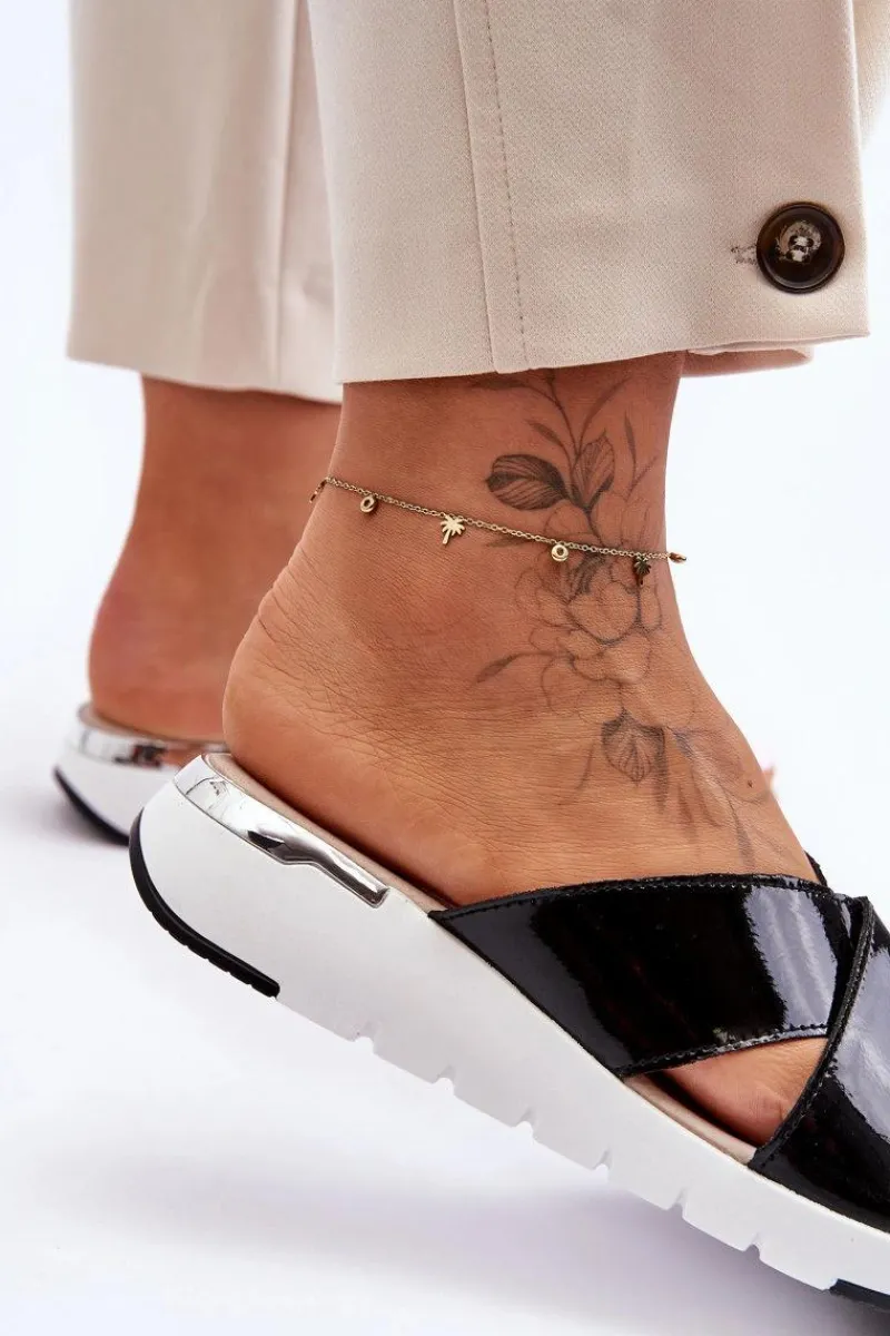 Sale Lakierowane Klapki Na Niskim Koturnie S.Barski AL22469 Czarne Damskie Klapki Damskie Klasyczne