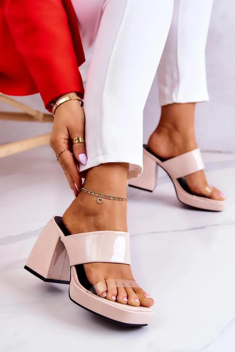 Klapki Na Obcasie|Klapki Damskie Klasyczne>Boto Lakierowane Klapki Na Słupku Jasnobeżowe Seattle