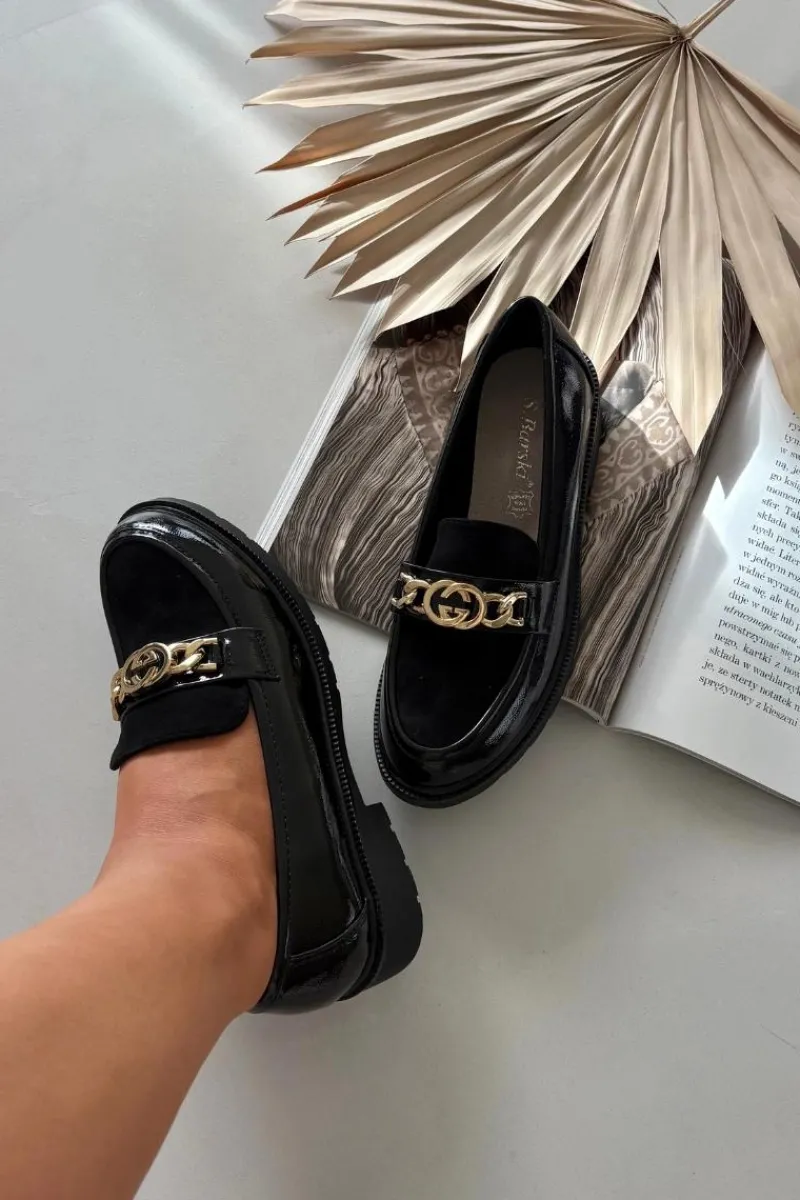 Mokasyny Płaskie|Mokasyny Damskie Lakierowane>D&A Lakierowane Mokasyny Damskie Ze Złotą Ozdobą S.Barski HY52-540 Czarne Czarny