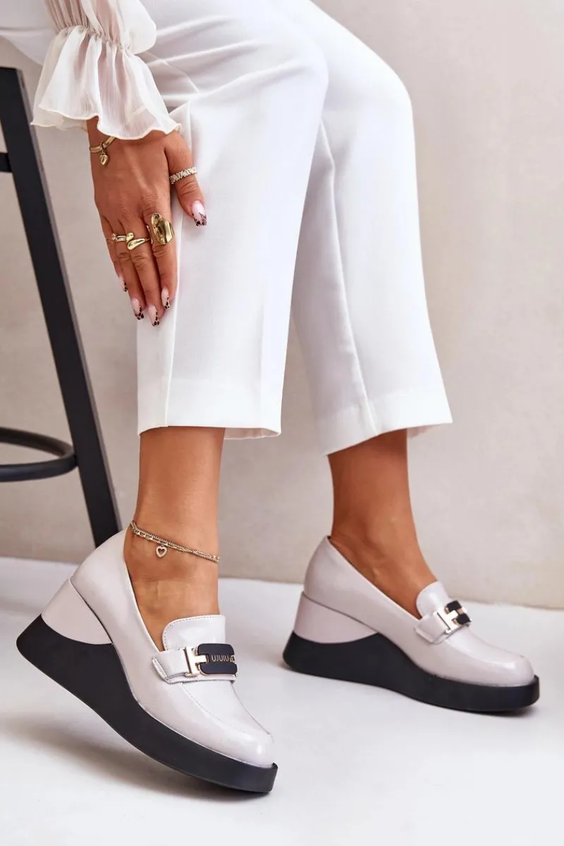 Clearance Buty damskie Vinceza Lakierowane Mokasyny Na Koturnie Vinceza 58337 Szare