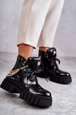 Outlet Boto Lakierowane Ocieplane Botki Z Łańcuszkiem Czarne Karoline