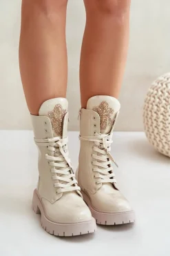 Outlet Boto Lakierowane Ocieplane Botki Workery Z Ozdobą Beżowe Kelilea Beżowy