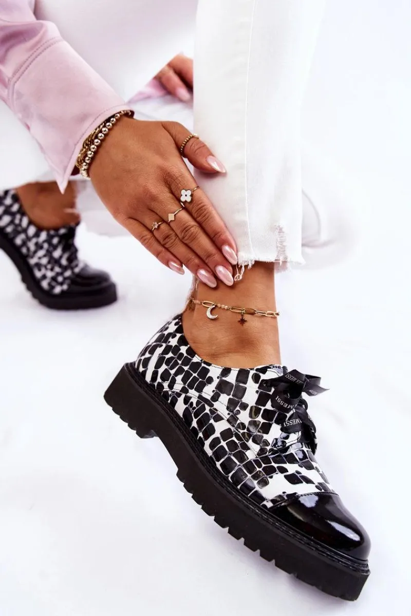 Półbuty Lakierowane|Półbuty Skórzane>Laura Messi Lakierowane Półbuty Wiązane 2441 Czarno-Białe