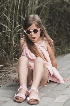 Hot Boto Lakierowane Sandałki Dziecięce Ozdobione Kwiatkami Różowe Tinette Różowy