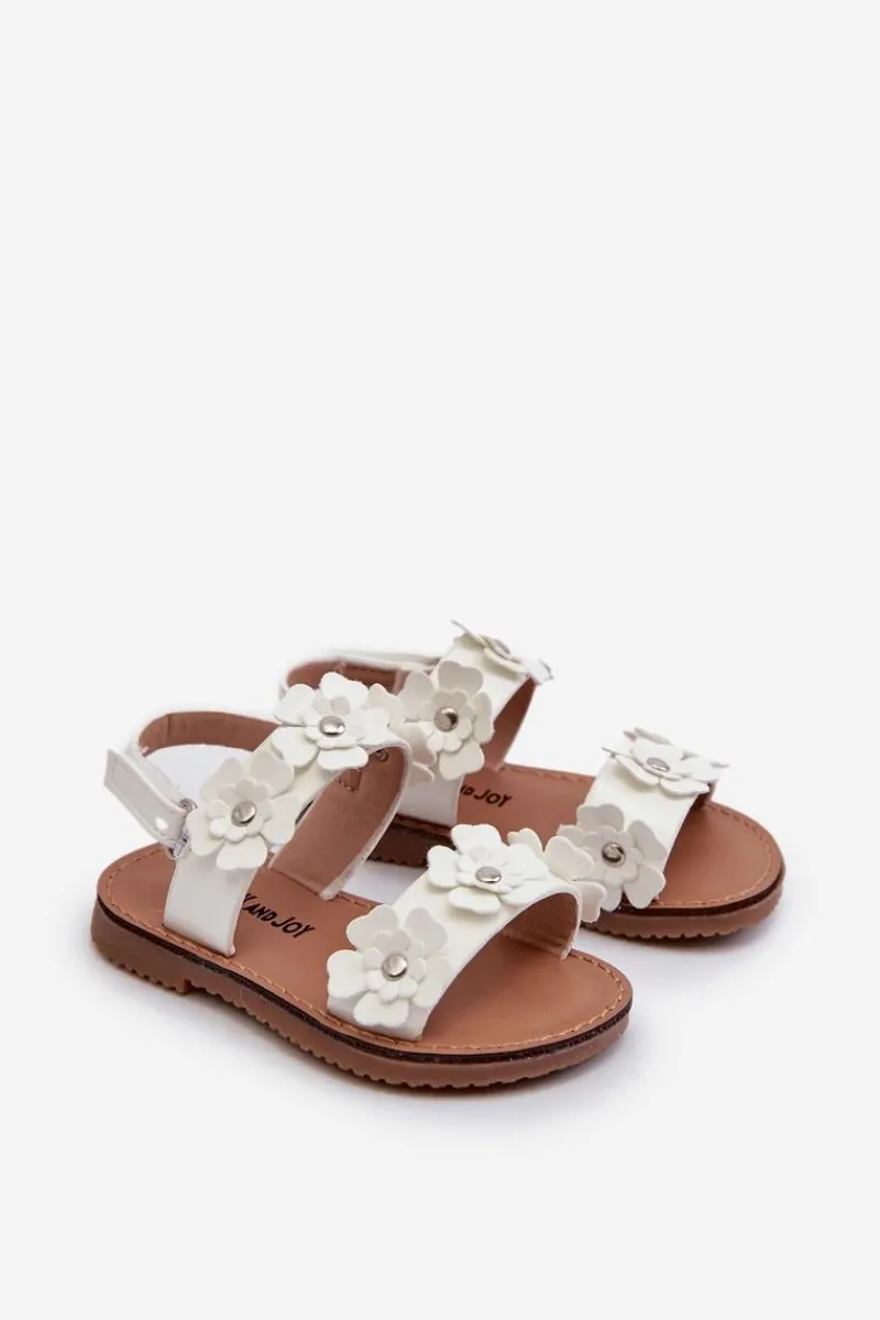Lakierowane Sandałki Dziecięce Ozdobione Kwiatkami Białe Tinette Dzieci Dziewczęce