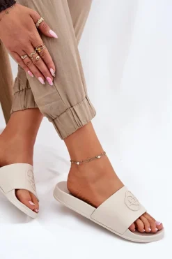 New Evento Lekkie Klapki Damskie Z Ozdobnym Tłoczeniem Beżowe Isarisa