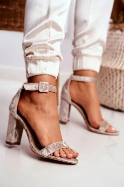 Lu Boo Sandałki Welurowe Beżowe Na Słupku Catherine Damskie Sandały Na Obcasie