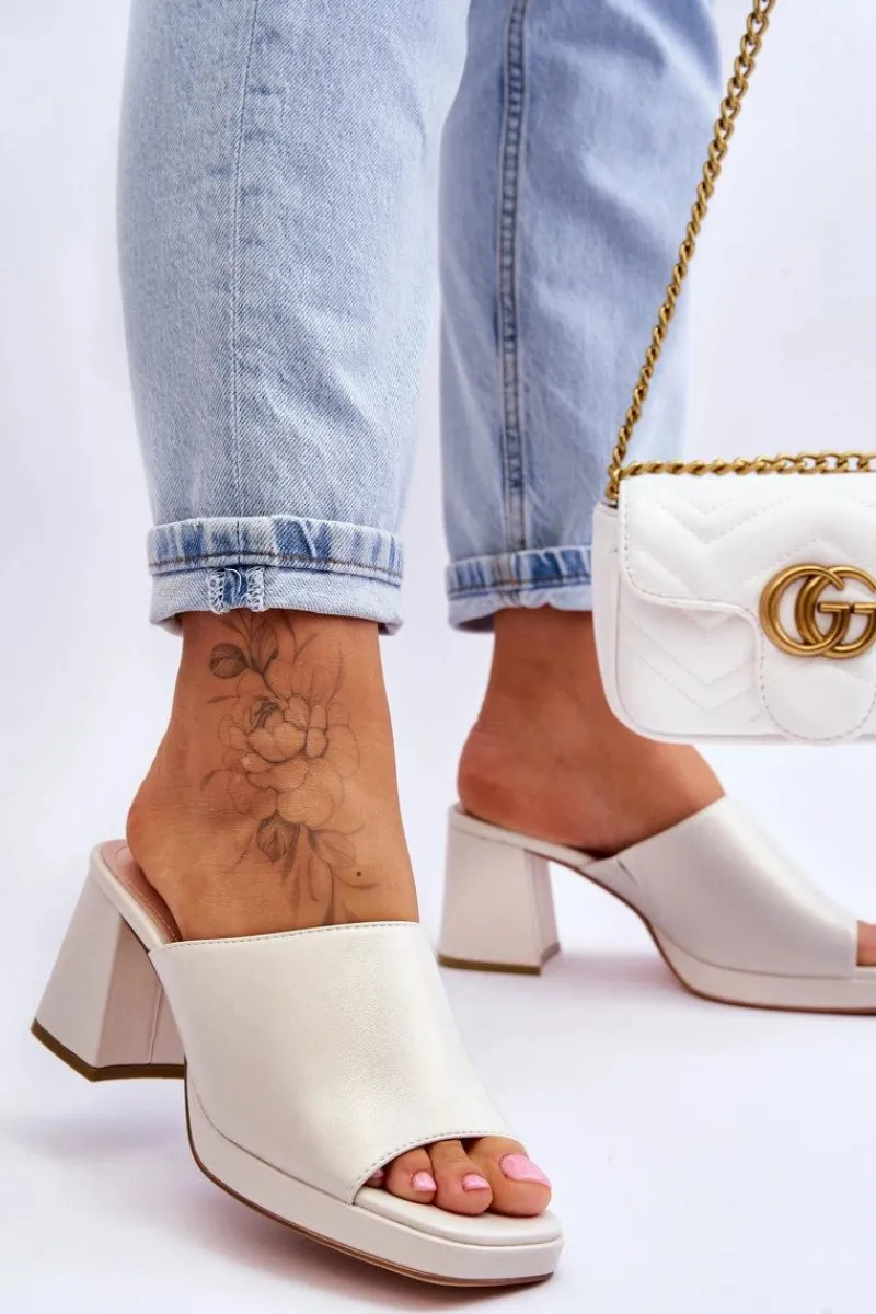 Modne Klapki Na Obcasie Sergio Leone KL322 Perłowe Damskie Klapki Na Obcasie