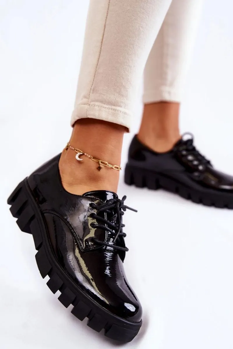 Buty damskie Vinceza Modne Lakierowane Półbuty Wiązane Czarne Gwendy