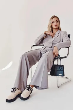 New Modne Skórzane Półbuty La.Fi 210013BE-PU Beżowe Damskie Półbuty Lakierowane