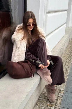 Outlet Boto Śniegowce Damskie Na Platformie Z Futerkiem I Haftem Ciemnobeżowe Querina Beżowy