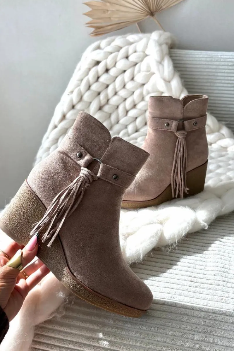 Discount Boto Ocieplane Botki Damskie Na Koturnie Z Frędzlami Beżowe Olivarae Beżowy