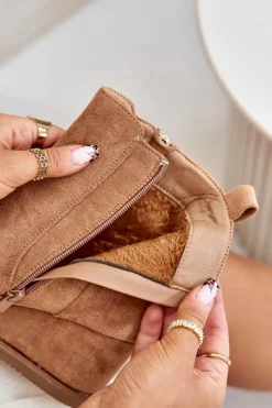 Ocieplane Botki Na Koturnie Z Ozdobnym Zamkiem Eko Zamszowe Camel Leretha Damskie Botki Ocieplane|Botki Na Koturnie