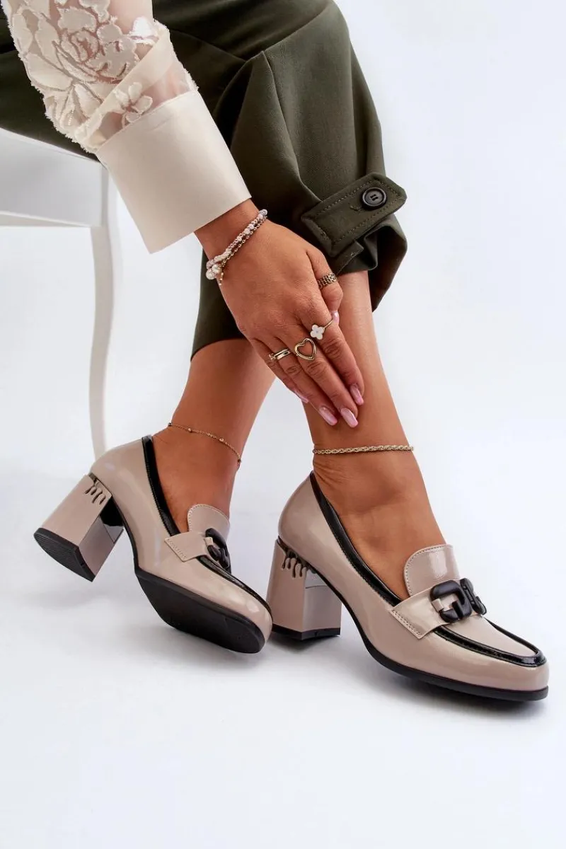 Online Damskie buty S.Barski Półbuty Damskie Na Słupku Lakierowane Beżowe D&A MR38-973 Beżowy