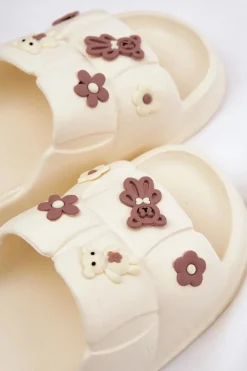 Best Boto Piankowe Klapki Z Przypinkami Ecru Redienna Biały