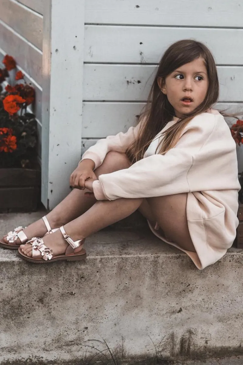 Clearance Boto Sandałki Dziecięce Ozdobione Kwiatkami Zapinane Na Rzep Różowe Fagossa Różowy