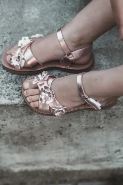 Clearance Boto Sandałki Dziecięce Ozdobione Kwiatkami Zapinane Na Rzep Różowe Fagossa Różowy