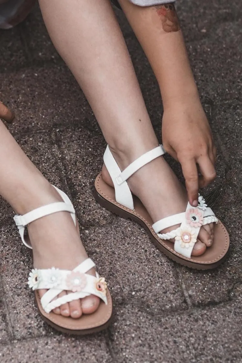 Best Sandałki Dziecięce Zapinane Na Rzep Z Kwiatkami Białe Nestalee Dzieci Dziewczęce