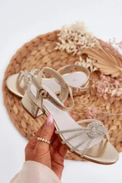 Dziewczęce>Evento Sandałki Dziewczęce Na Niskim Obcasie Z Cyrkoniami Złote Ollna