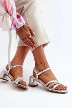 Outlet Sandały Damskie Na Niskim Obcasie Z Eko Skóry Sergio Leone SK046 Srebrne Damskie Sandały Na Obcasie