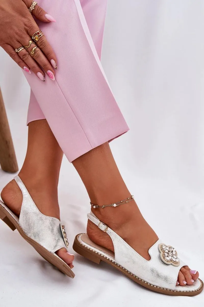 Sandały Płaskie>Damskie buty S.Barski Sandały Damskie Na Płaskim Obcasie Z Ozdobnym Detalem S.Barski KV51-080 Srebrne Srebrny