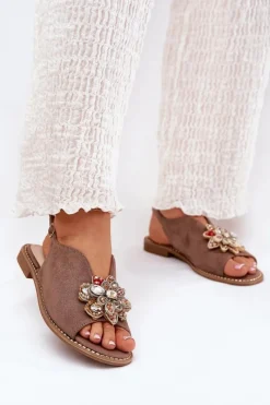 Hot Sandały Damskie Na Płaskim Obcasie Z Ozdobą S.Barski KV27-001 Ciemnobeżowe Damskie Sandały Z Cholewką|Sandały Płaskie