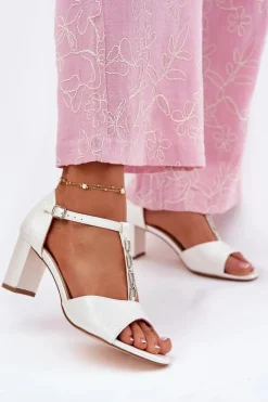 Sandały Na Słupku|Sandały Na Obcasie>Evento Sandały Damskie Na Słupku Z Ozdobnym Paskiem Eko Skóra Białe Triavera Biały