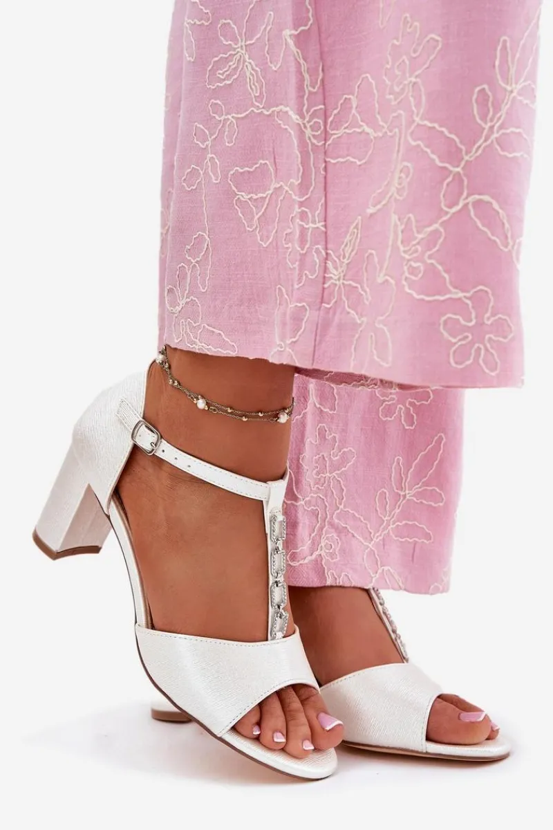 Sandały Na Słupku|Sandały Na Obcasie>Evento Sandały Damskie Na Słupku Z Ozdobnym Paskiem Eko Skóra Białe Triavera Biały