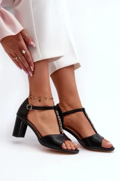 Discount Evento Sandały Damskie Na Słupku Z Ozdobnym Paskiem Eko Skóra Czarne Triavera Czarny