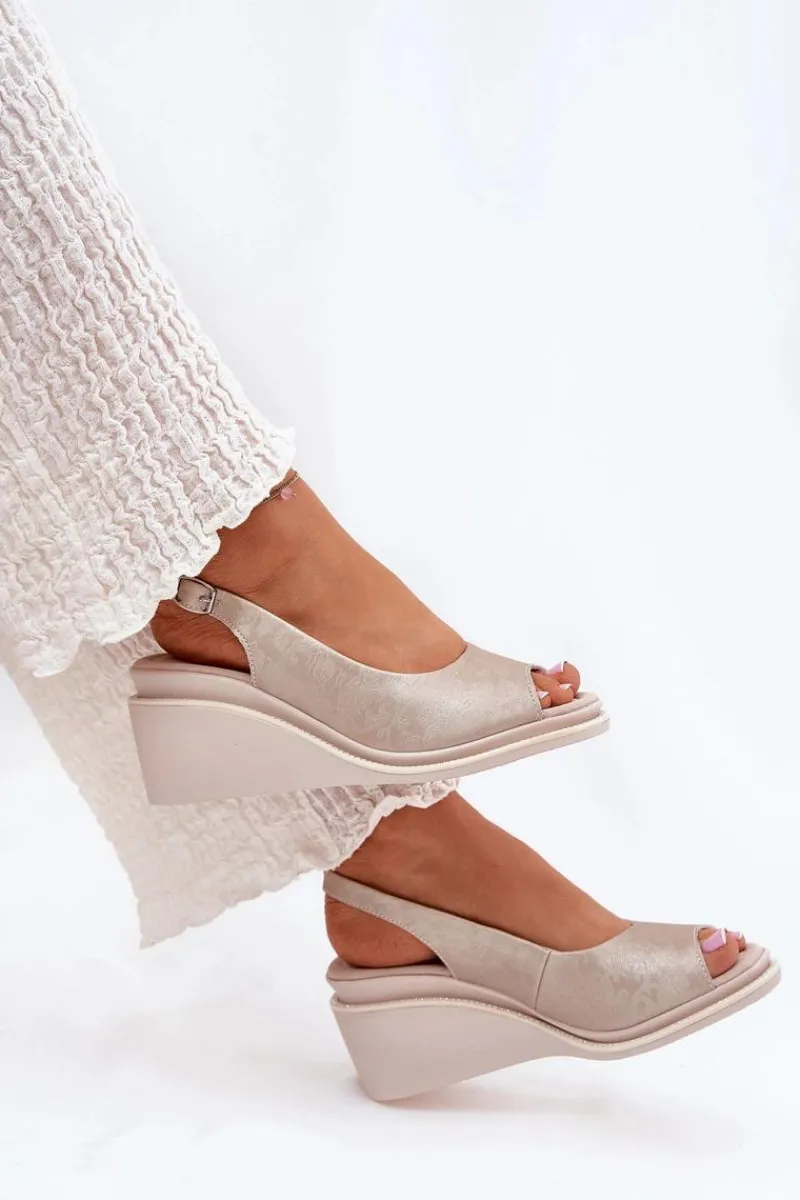 Hot Sandały Damskie Skórzane Na Koturnie S.Barski LR51-539 Złote Damskie Sandały Na Koturnie