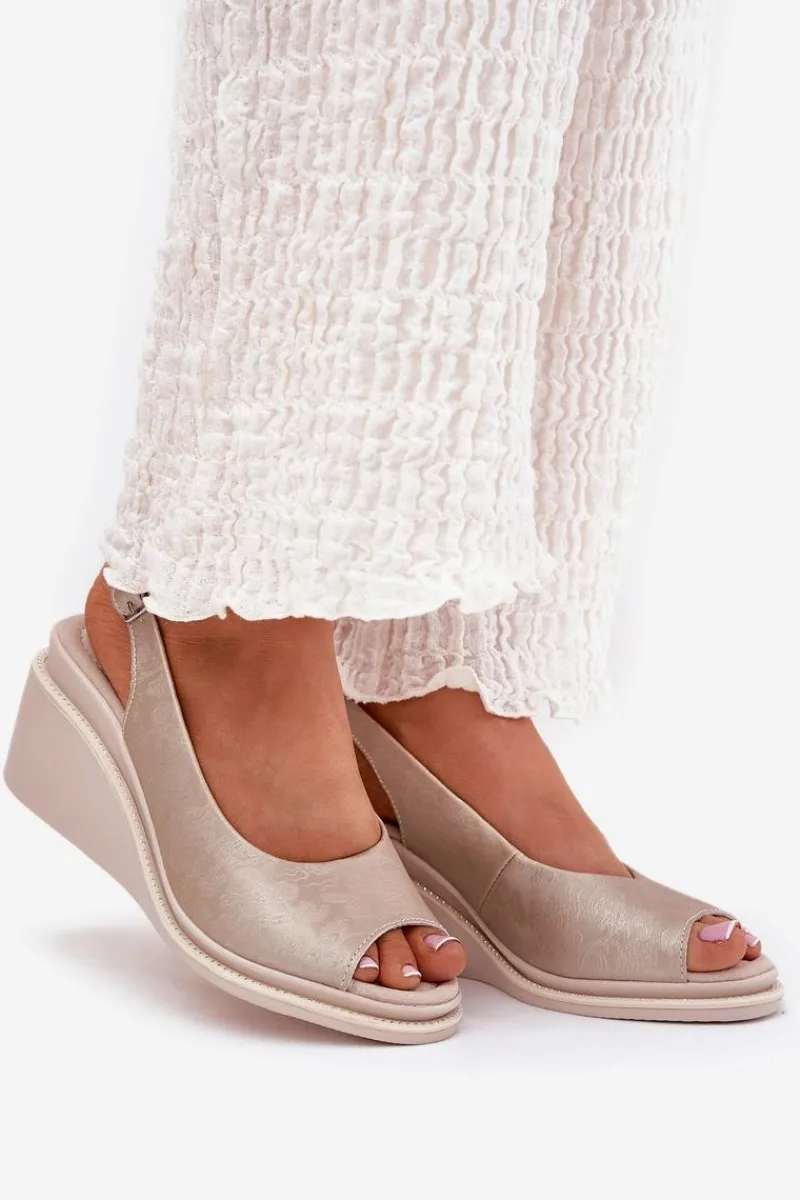 Hot Sandały Damskie Skórzane Na Koturnie S.Barski LR51-539 Złote Damskie Sandały Na Koturnie