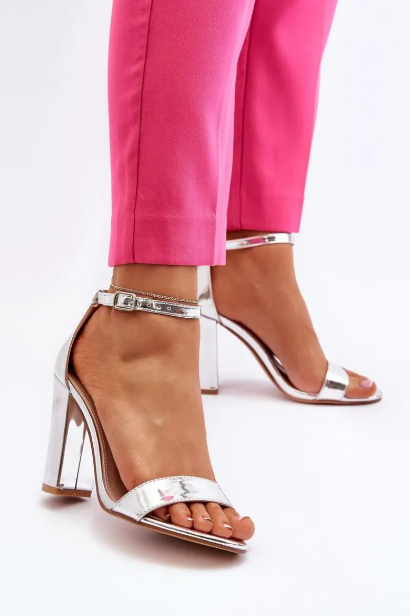 Boto Sandały Na Słupku Srebrne Thakko