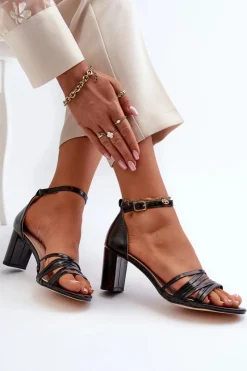 Outlet Evento Sandały Na Słupku Z Paseczkami Czarne Enitia Czarny