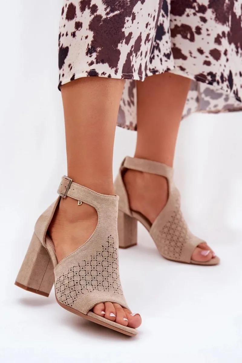 Sandały Na Słupku|Sandały Na Obcasie>Boto Sandały Z Ażurowym Wzorem Na Słupku Eko Zamszowe Beżowe Helori