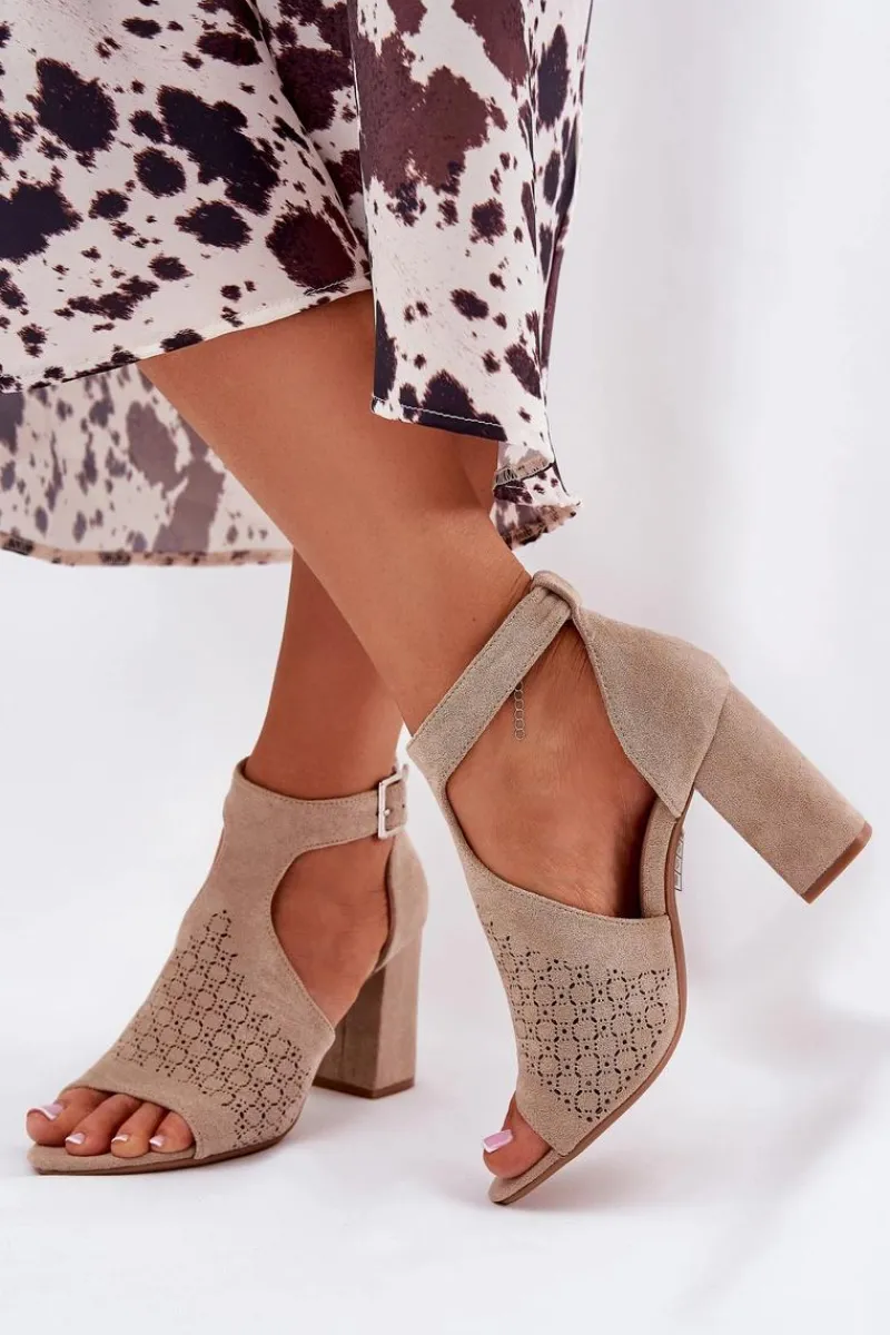 Sandały Na Słupku|Sandały Na Obcasie>Boto Sandały Z Ażurowym Wzorem Na Słupku Eko Zamszowe Beżowe Helori