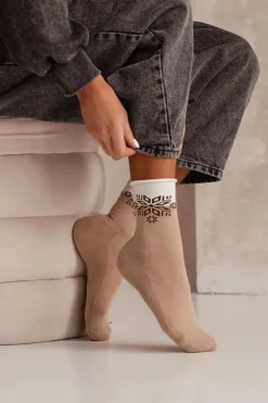 Sale Milena Skarpetki Damskie Świąteczne Półfrotte UNIQUE Bezuciskowe Gwiazdka Beżowe