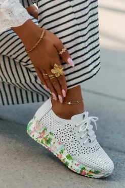 Buty Sportowe Na Platformie|Półbuty Skórzane></noscript>Artiker Skórzane Ażurowe Półbuty Damskie Na Koturnie 56C1532 Białe