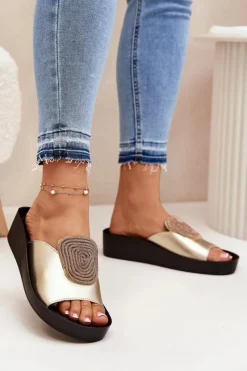 Online Damskie buty S.Barski Skórzane Damskie Klapki Z Ozdobą KV51-028 Złote Złoty