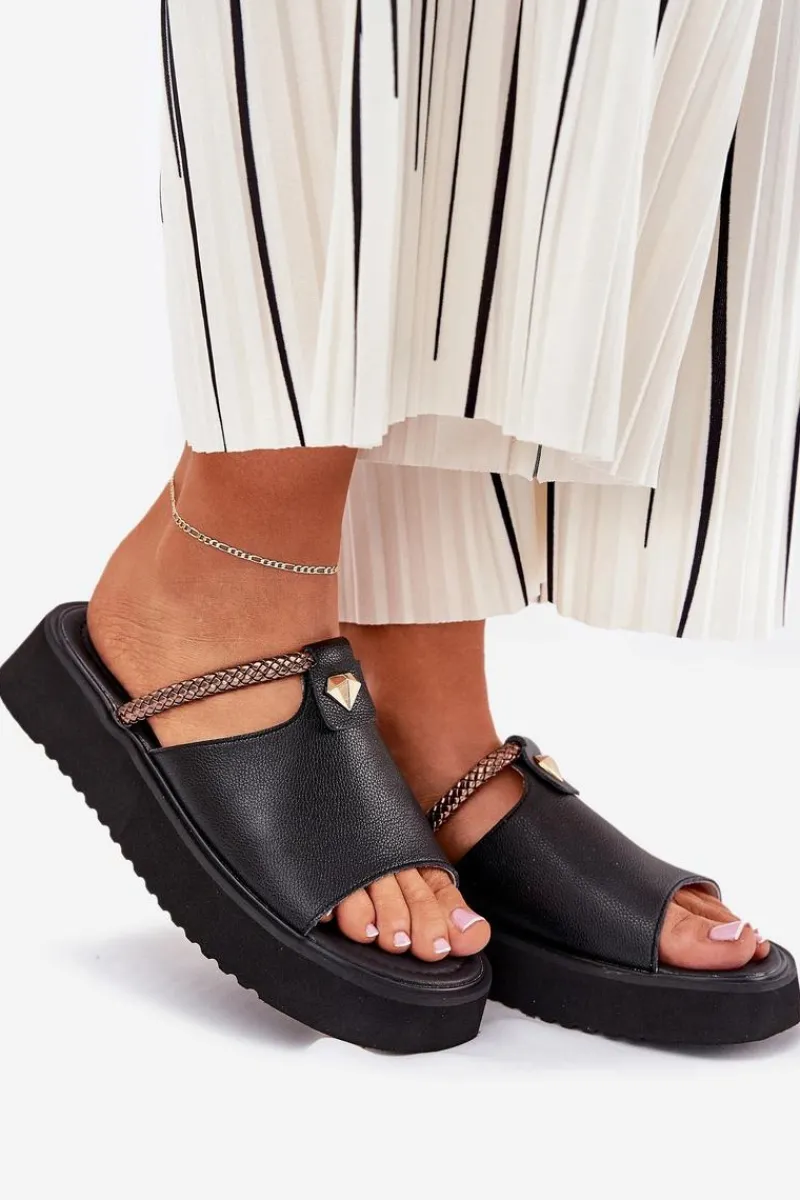 Damskie buty S.Barski Skórzane Klapki Damskie Na Platformie Z Ozdobnym Paskiem D&A MK51-475 Czarne