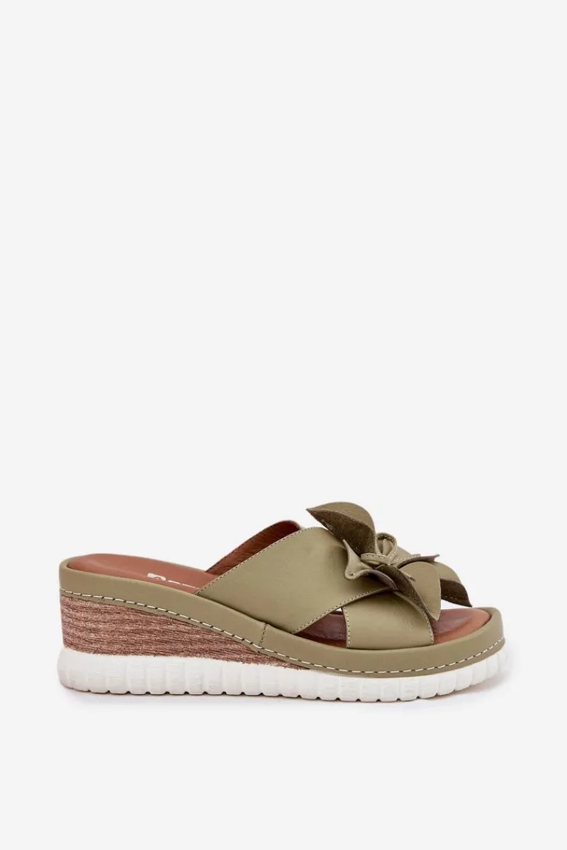 Klapki Na Koturnie|Klapki Damskie Klasyczne>Artiker Skórzane Klapki Damskie Na Koturnie Z Ozdobnym Kwiatem 52C0503 Zielone Zielony