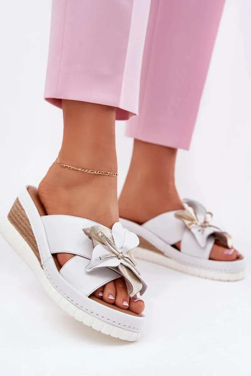 Discount Artiker Skórzane Klapki Damskie Na Koturnie Z Ozdobnym Kwiatem 52C0537 Białe Biały