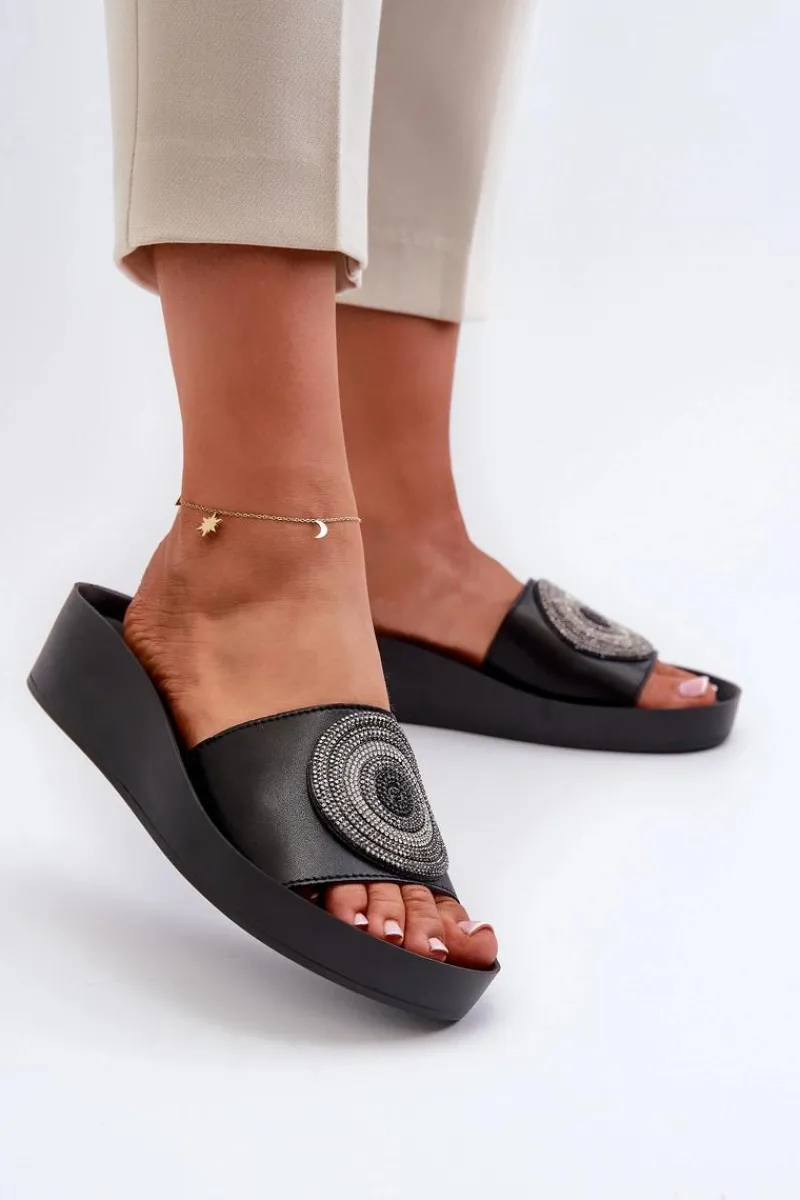 Clearance Damskie buty S.Barski Skórzane Klapki Damskie Z Ozdobą S.Barski KV27-019 Czarne