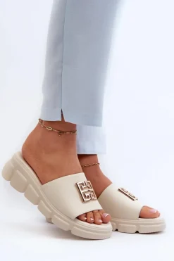 Klapki Na Platformie|Klapki Damskie Klasyczne>Buty damskie Vinceza Skórzane Klapki Damskie Ze Złotą Ozdobą Na Koturnie Vinceza 41444 Beżowe