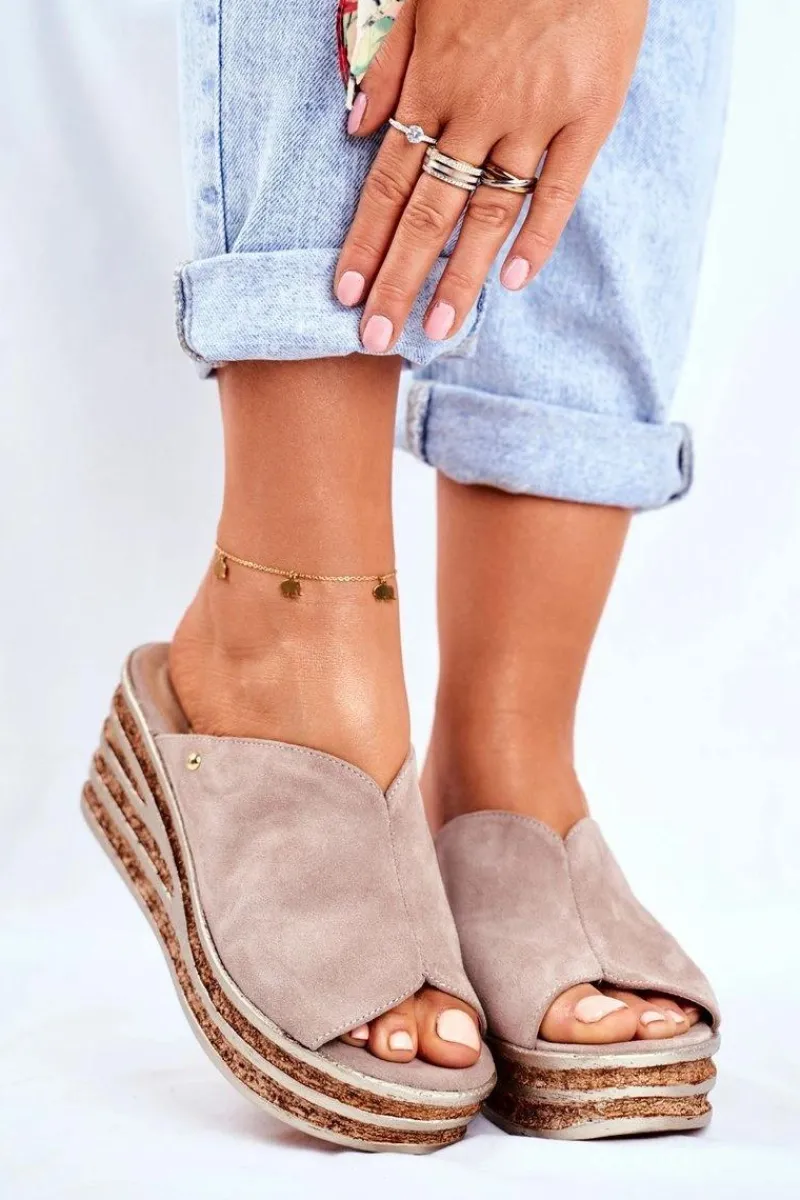 New Boto Skórzane Klapki Na Koturnie Cappuccino Nicole 2559