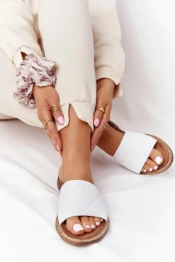 Skórzane Klapki Z Pikowaniem Nicole 2650 Białe Damskie Klapki Damskie Klasyczne